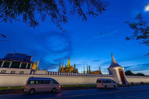 Όμορφο Ηλιοβασίλεμα Πάνω Από Όμορφο Παλάτι Wat Phra Kaew Ναός — Φωτογραφία Αρχείου