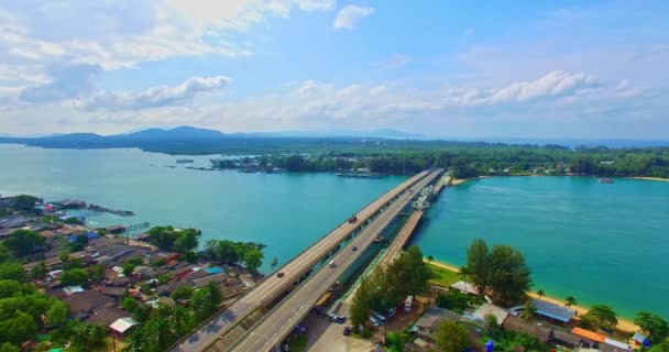 Puente Sarasin Desde Aire Sobre Mar Azul — Vídeo de stock