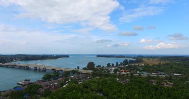 Luchtfoto Sarasin Brug Verbindt Phuket Met Phang Nga — Stockvideo