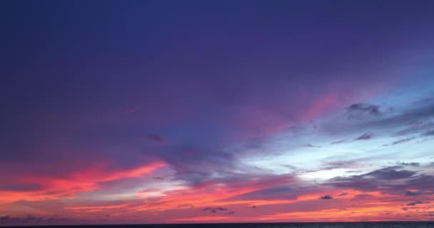 カロンビーチの夕日にはスタニーピンクの空を眺める — ストック動画
