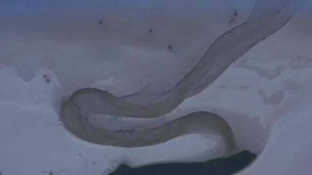 Den Slingrande Kanalen Sandstranden Kan Ses Från Flygvy Vattnet Dammen — Stockvideo