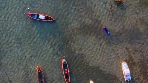Aerial Top View Fishing Boats Parking Beach Low Tide People — Stock Video