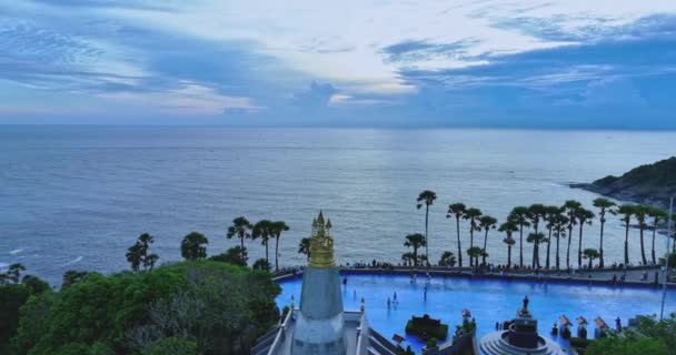 Promthep Burnu Phukette Denizi Kaplayan Derin Mavi Gökyüzünün Havadan Görünüşü — Stok video