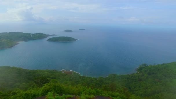 Vistas Aéreas Las Islas Mar Azul Playa Naiharn — Vídeo de stock