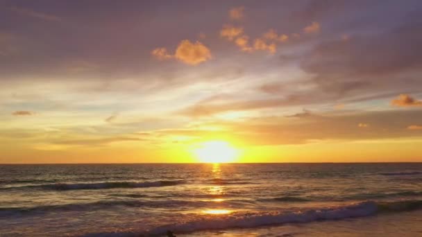 Letecký Pohled Scenérie Odraz Krásné Oblohy Pláži Západy Slunce Jsou — Stock video