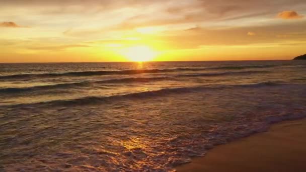 Letecký Pohled Scenérie Odraz Krásné Oblohy Pláži Západy Slunce Jsou — Stock video