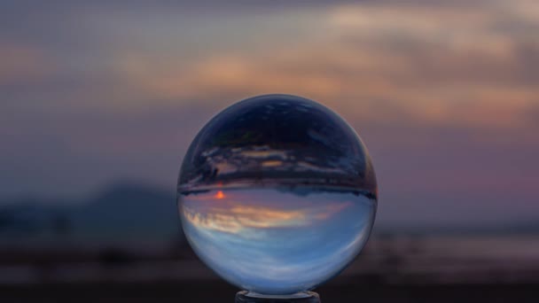 大日落或日出在水晶球内的时间流逝 — 图库视频影像