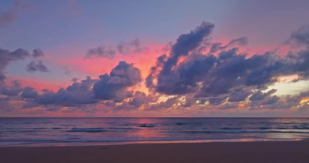 Vista Colorido Paisaje Nublado Sobre Playa Karon Phuket Tailandia Durante — Vídeos de Stock