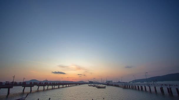 时光飞逝的风景日出Chalong码头 — 图库视频影像