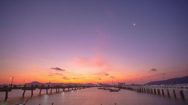 Time Lapse Vídeo Sunrise Chalong Pier Tailândia Chalong Cais Importante — Vídeo de Stock