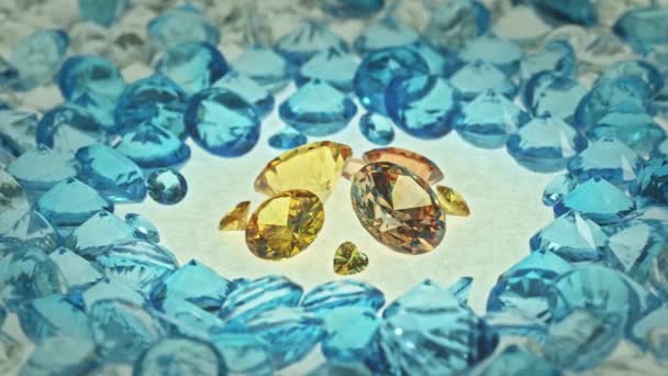 Beyaz Zemin Üzerinde Sarı Değerli Taşların Etrafında Mavi Beyaz Elmaslar — Stok video