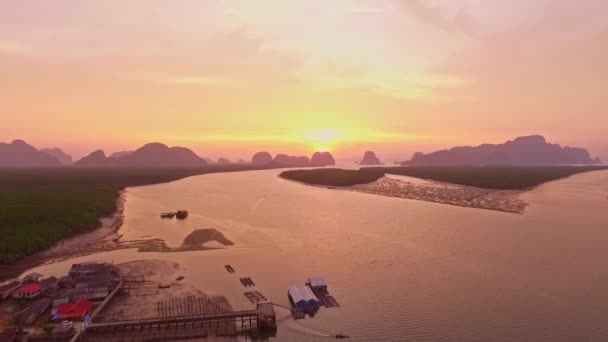Tayland Okyanus Sularına Yansıyan Gündoğumu Renklerinin Havadan Görünüşü Çarpıcı Sabah — Stok video