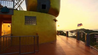 Kyaiktiyo pagoda, Tayland 'da güzel bir gündoğumu, video