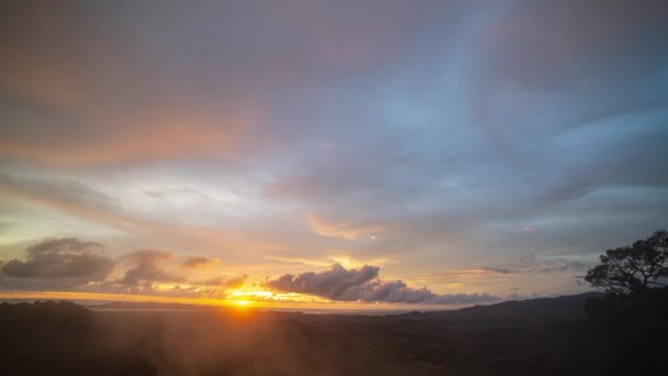 Time Lapse Video Mist Covering Mountain Peaks Sunset — Stock Video
