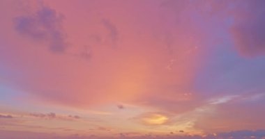İnanılmaz günbatımı gökyüzü videosu 