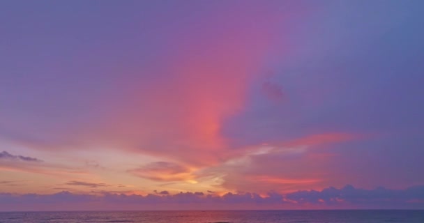 Vista Aérea Del Increíble Cielo Atardecer Sobre Playa Karon Phuket — Vídeos de Stock