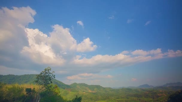 Естественный Дневной Свет Белые Облака Плавающие Голубом Небе Панорама Времени — стоковое видео