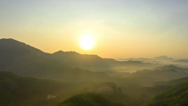 Hiperlapso Aéreo Vista Del Amanecer Dorado Valle Phang Nga Hermoso — Vídeos de Stock