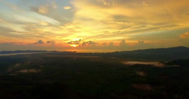 Vista Aérea Belo Pôr Sol Horizonte Phang Nga Tailândia Névoa — Vídeo de Stock