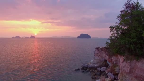 Göz Kamaştırıcı Günbatımında Renkli Manzara Günbatımının Renkli Gökyüzü Çekim Drone — Stok video