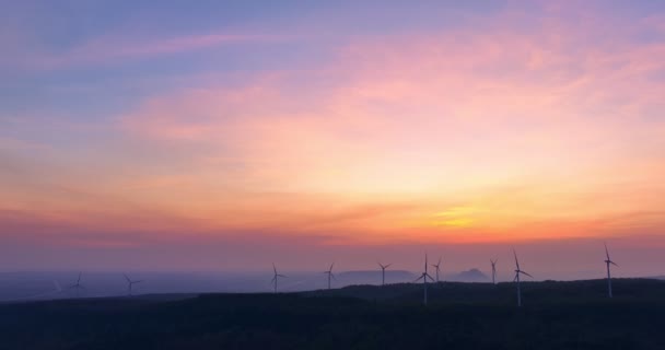泰国Nakhonratchasima的Lamtakong大坝风力涡轮机视图 色彩艳丽 天空纹理 — 图库视频影像