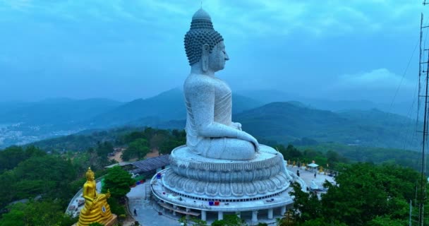 Vista Aérea Phuket Grande Estátua Buda Céu Azul Atração Turística — Vídeo de Stock