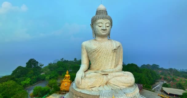 Veduta Aerea Phuket Grande Statua Buddha Nel Cielo Blu Attrazione — Video Stock