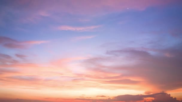 Göz Kamaştırıcı Günbatımının Havadan Hiperhızlandırılmış Görüntüsü Gradyan Gökyüzü Dokusu Soyut — Stok video
