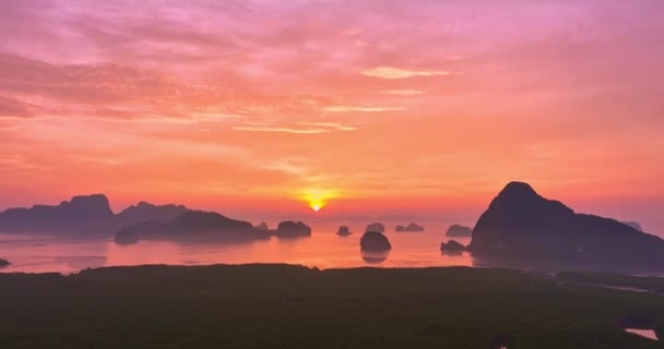 Lumière Rouge Travers Les Îles Samed Nang Chee Archipelago Aerial — Video
