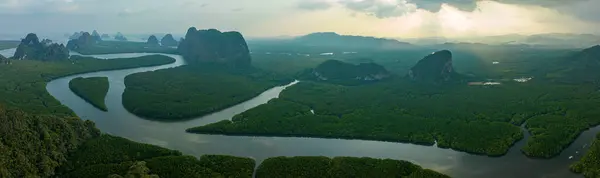 Каналы Извивающиеся Мангровых Зарослях Создают Остров Форме Сердца Таиланд Вид — стоковое фото
