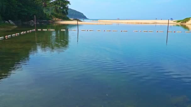 Спокойное Море Лагуне Пляже Най Харн Таиланд — стоковое видео