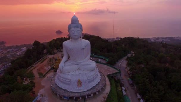 Luftaufnahme Von Rosa Sonnenuntergang Himmel Und Phuket Großen Buddha Phuket — Stockvideo