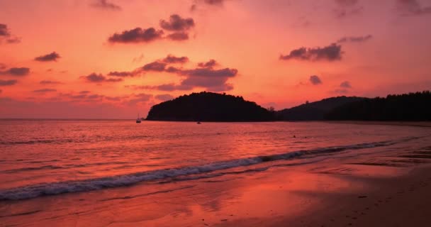Проміжок Часу Відео Красивого Рожевого Заходу Сонця Над Океаном Пляжі — стокове відео