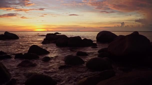 Gün Batımında Kata Sahili Phuket Tayland Egzotik Renkli Gökyüzü Rengi — Stok video