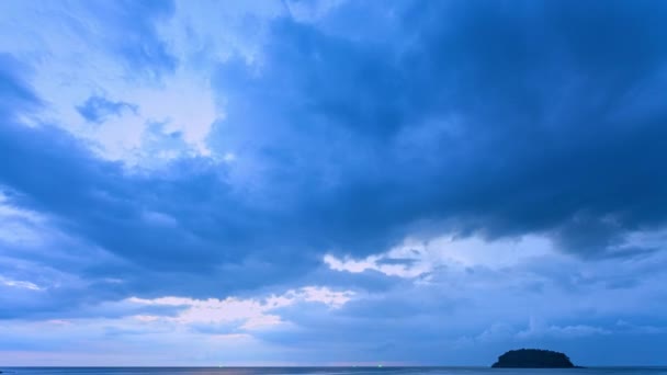 Zeitraffer Dramatischer Himmel Bei Sonnenuntergang Blaue Stunde Bunte Wolken Ziehen — Stockvideo