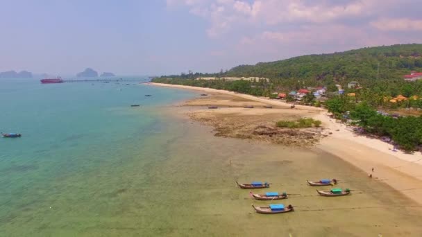 Luftaufnahme Vom Kwang Strand Der Stadt Krabi Thailand Schönes Meerpanorama — Stockvideo