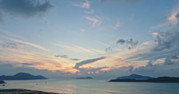 Vue Aérienne Beaux Nuages Dans Ciel Couchant Dessus Océan Thaïlande — Video