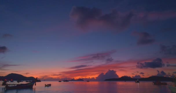 Повітряний Вид Дивовижні Рожеві Хмари Барвистому Небі Сутінках Над Островами — стокове відео
