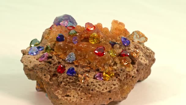 Coloridos Diamantes Forma Corazón Establecidos Una Piedra Preciosa Ópalo Crudo — Vídeos de Stock
