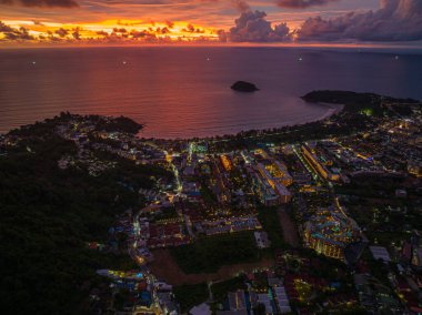 Kata plajında manzara aydınlığı 