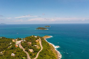 Promthep Burnu Phuket 'te mavi denizle çevrili bir ada.