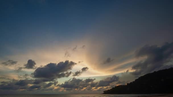 Zeitraffer Ein Sonnenuntergang Wolkenbildung Gelb Zeitraffer Schöne Sonnenuntergänge Werden Von — Stockvideo