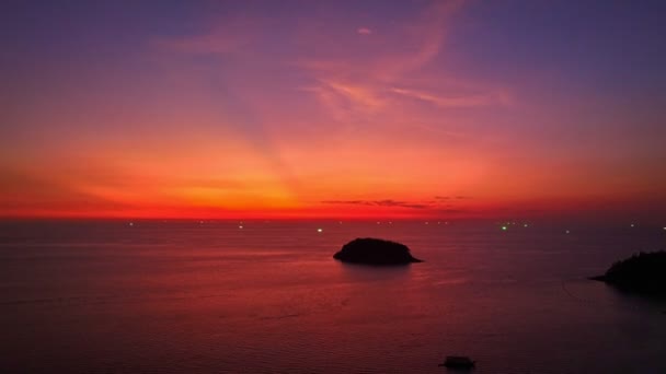 Atemberaubende Insel Kata Strand Einem Strahlend Roten Tag — Stockvideo