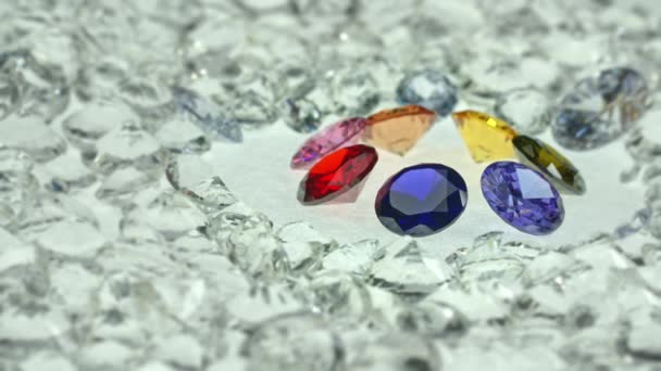 Kolorowe Kamienie Wyświetlane Środku Białych Diamonds Light Wisiorek Świecić Diamonds — Wideo stockowe