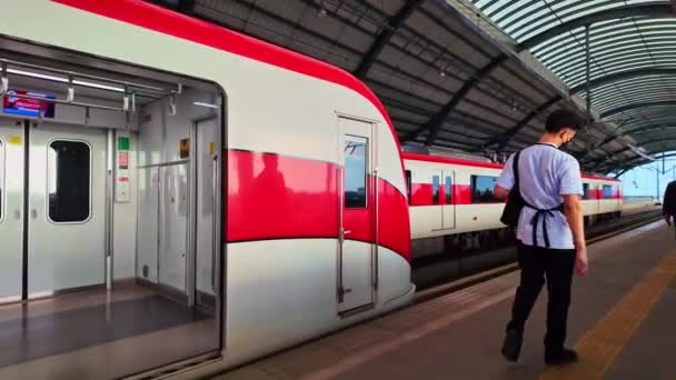 Red Line Skytrain Från Bang Sue Central Station Till Rangsit — Stockvideo