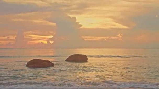 Sun Setting Sea Painting Sky Golden Hues Sunset Smooth Waves — Stock Video