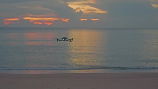 Létání Dron Fotit Moře Jako Koníček Pro Relaxaci Letecký Záběr — Stock video