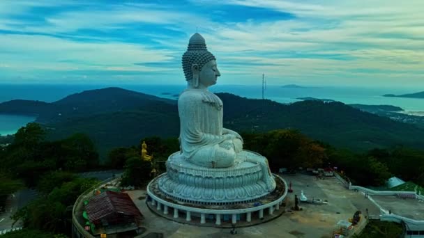 Hiperlapso Aéreo Paisaje Cielo Azul Mar Azul Phuket Gran Buda — Vídeos de Stock