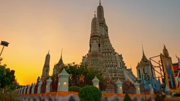 Czas Upłynął Dekoracje Zachód Słońca Dużej Oświetlonej Świątyni Wat Arun — Wideo stockowe