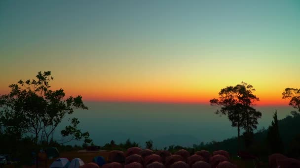 Vista Panorámica Del Amanecer Sobre Horizonte Las Montañas Tailandia — Vídeo de stock